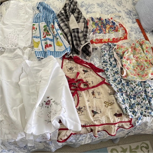 9 Vtg + Now Aprons Mixed Lot Full Half Williams Sonoma, Battenberg, Nice - Picture 1 of 11